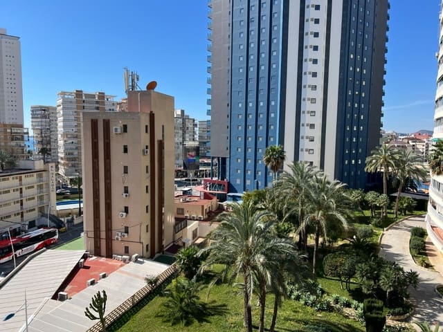 Apartamento de 3 habitaciones en Benidorm en venta con piscina garaje - 275.000 € (Ref: 9755346)