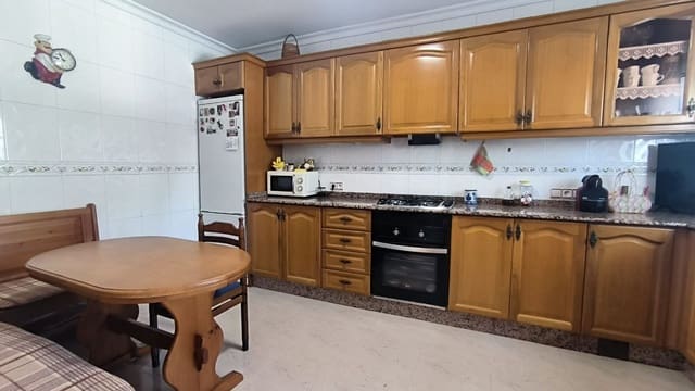 Chalet de 4 habitaciones en La Nucia en venta con piscina garaje - 420.000 € (Ref: 9770295)