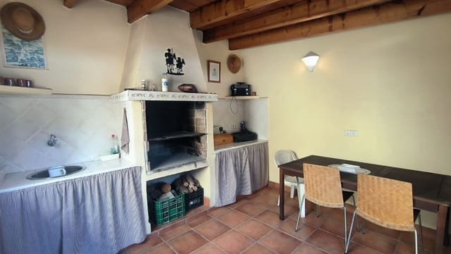 Chalet de 4 habitaciones en La Nucia en venta con piscina garaje - 420.000 € (Ref: 9770295)