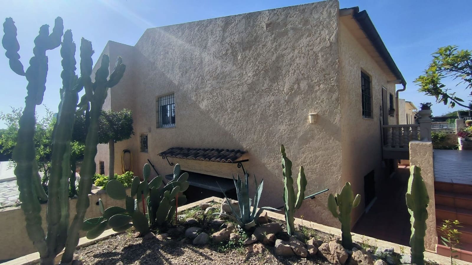 Chalet de 4 habitaciones en La Nucia en venta con piscina garaje - 420.000 € (Ref: 9770295)