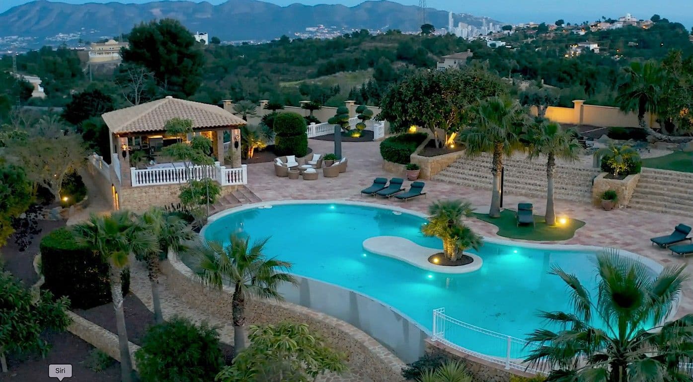 7 chambre Villa/Maison à vendre à La Nucia avec piscine - 5 600 000 € (Ref: 9803925)