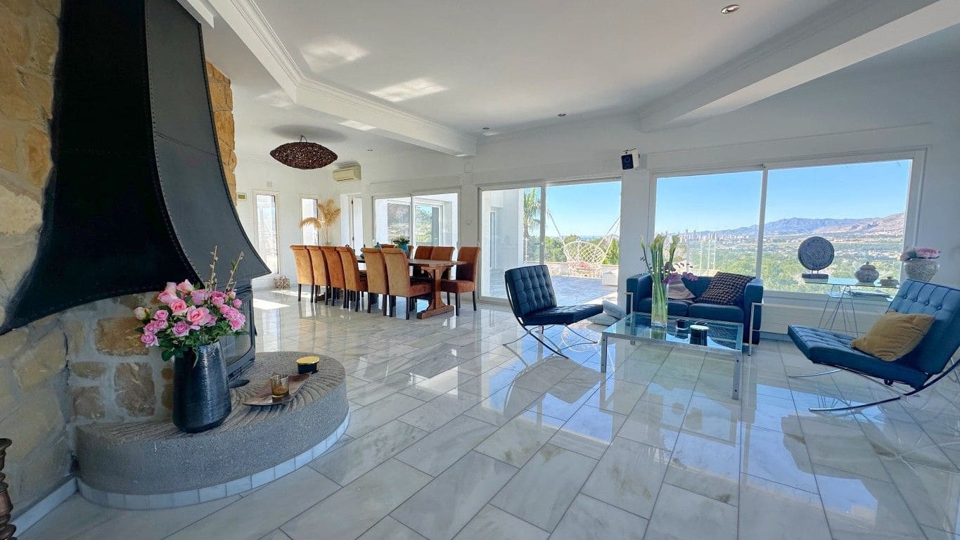 6 bedroom Villa for sale in Albir with pool - € 2,950,000 (Ref: 9803927)