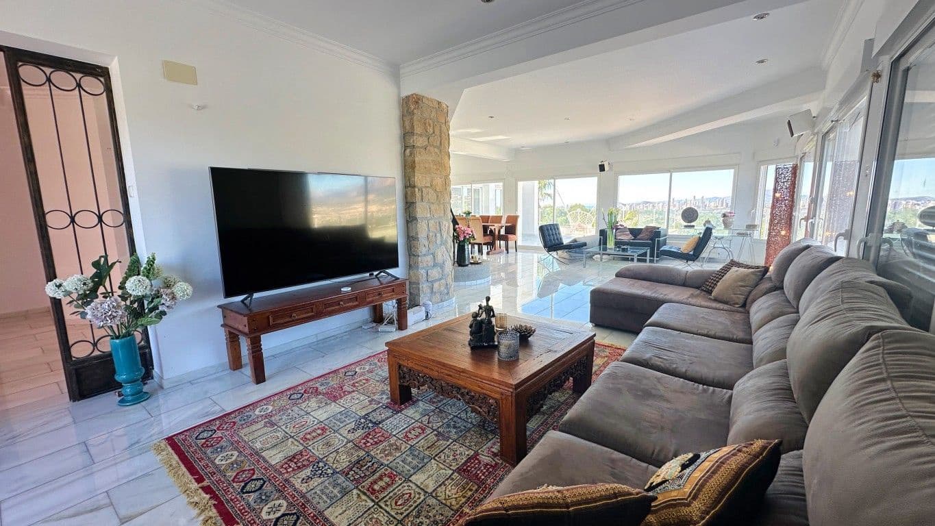 6 bedroom Villa for sale in Albir with pool - € 2,950,000 (Ref: 9803927)