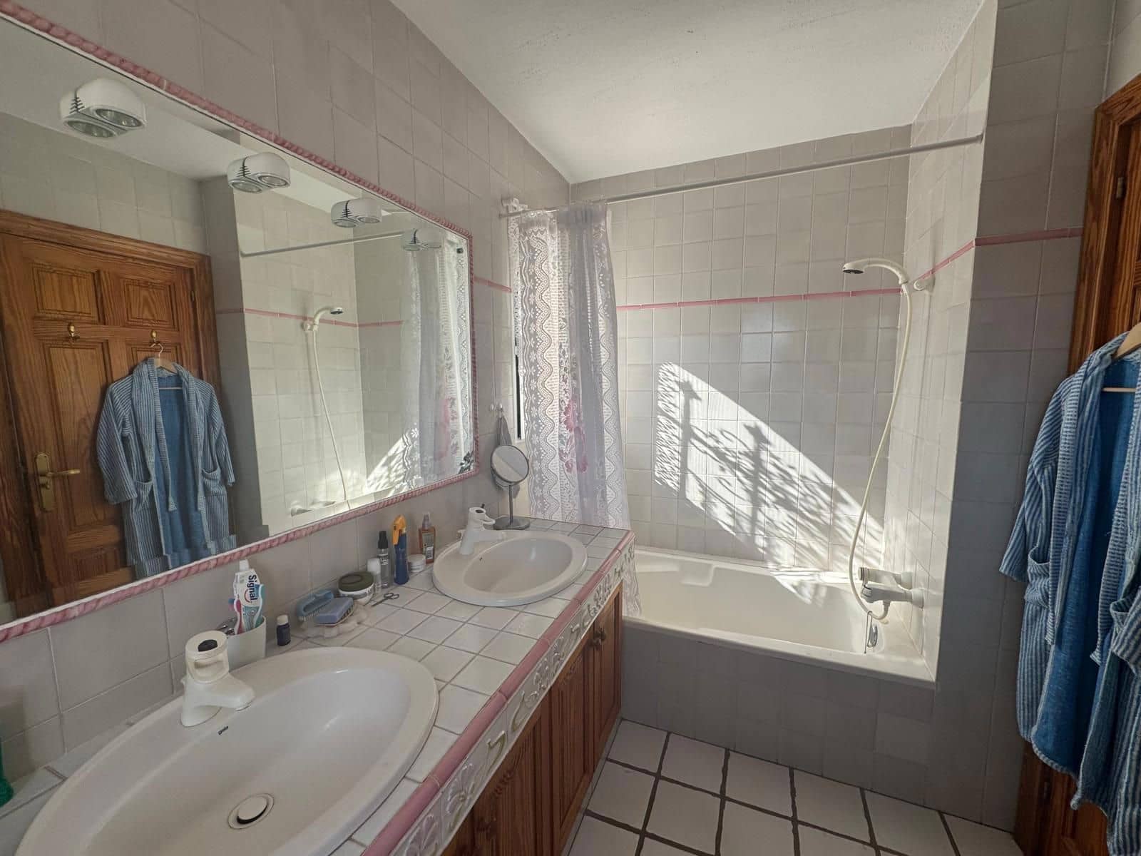 5 bedroom Villa for sale in Albir with pool garage - € 795,000 (Ref: 9806103)