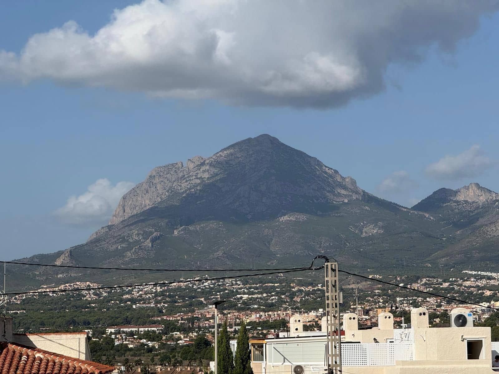 5 bedroom Villa for sale in Albir with pool garage - € 795,000 (Ref: 9806103)