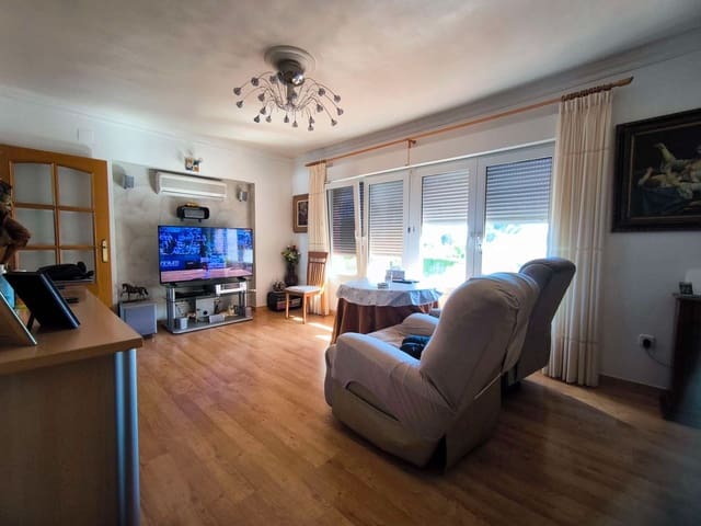 4 Zimmer Villa zu verkaufen in La Nucia mit Garage - 420.000 € (Ref: 9806104)