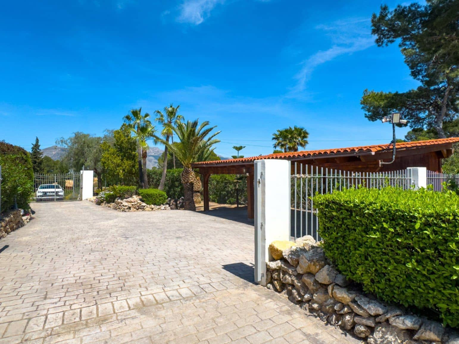 5 soveværelse Finca/Landehus til salg i Alfaz del Pi / L'Alfas del Pi med swimmingpool garage - € 1.495.000 (Ref: 9824710)