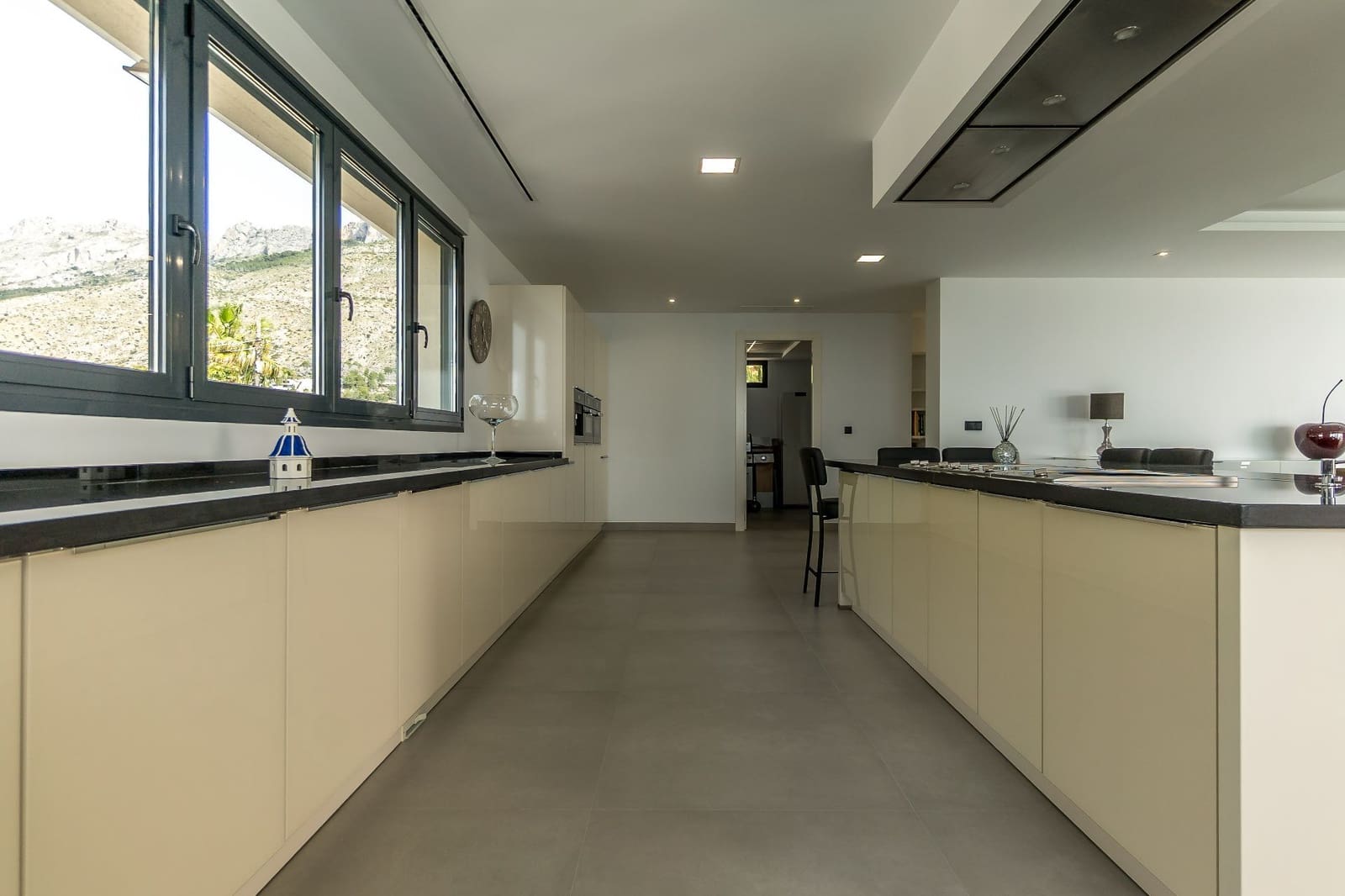 5 bedroom Villa for sale in Altea la Vella with garage - € 3,500,000 (Ref: 9827060)
