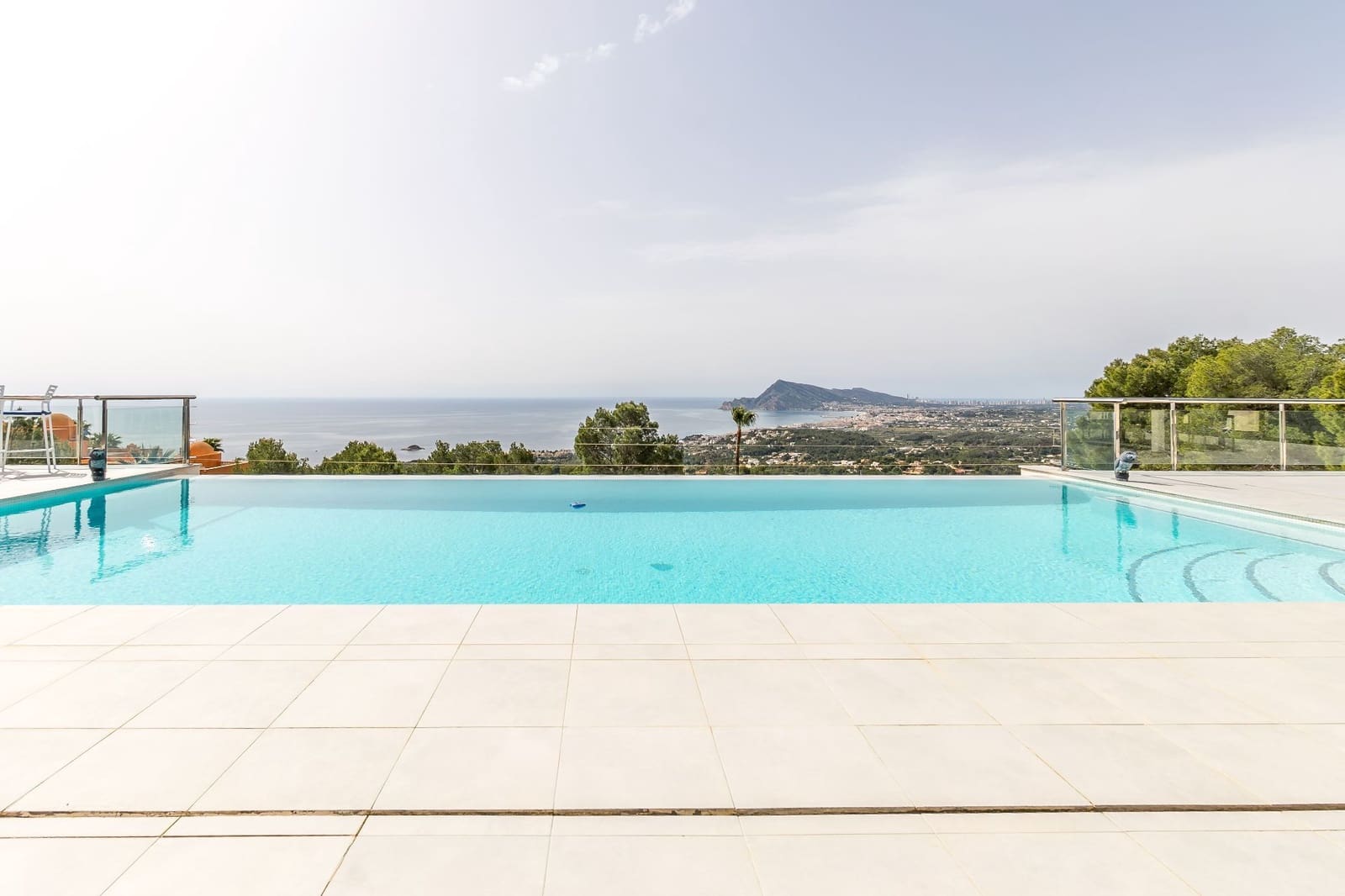 5 bedroom Villa for sale in Altea la Vella with garage - € 3,500,000 (Ref: 9827060)