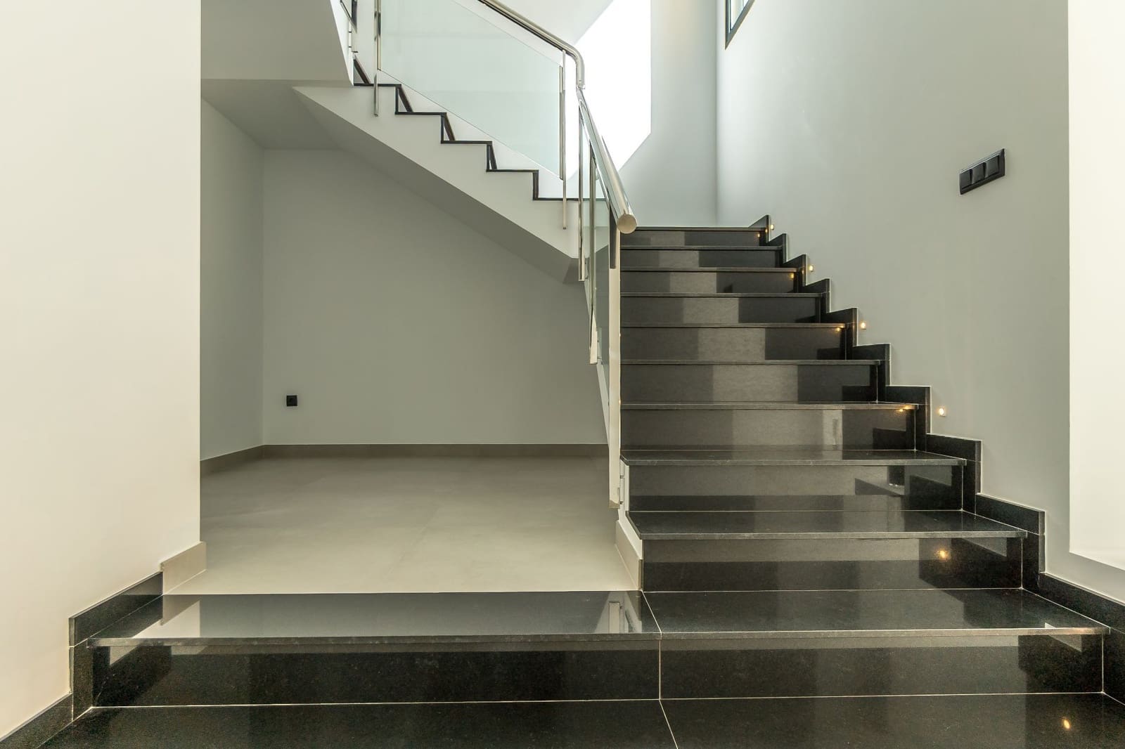 5 bedroom Villa for sale in Altea la Vella with garage - € 3,500,000 (Ref: 9827060)