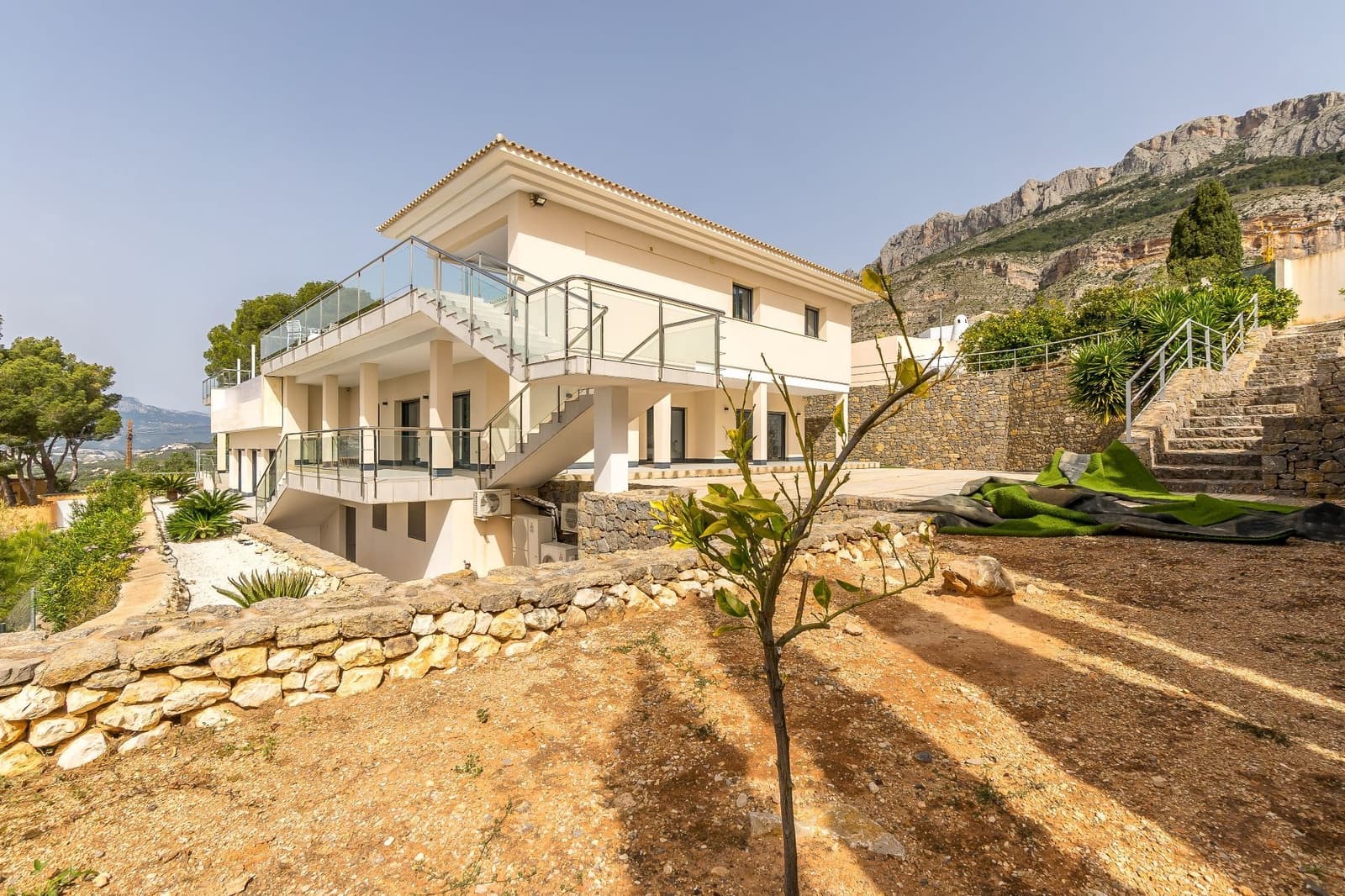 5 bedroom Villa for sale in Altea la Vella with garage - € 3,500,000 (Ref: 9827060)