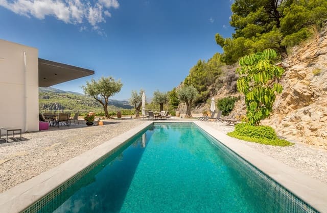 Willa na sprzedaż w Callosa d'En Sarrià z basenem garażem - 1 895 000 € (Ref: 9828265)