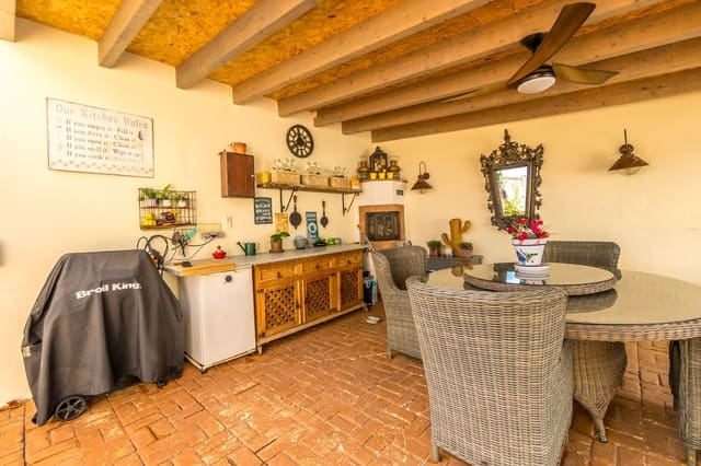 4 soverom Villa til salgs i Alfaz del Pi / L'Alfàs del Pi med garasje - € 619 000 (Ref: 9833264)