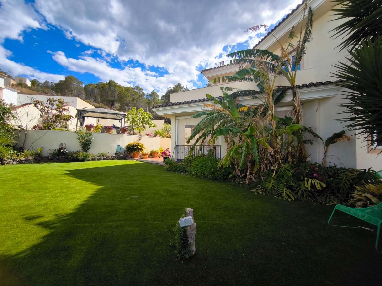 4 bedroom Villa for sale in Alfaz del Pi / L'Alfas del Pi with garage - € 600,000 (Ref: 9833264)