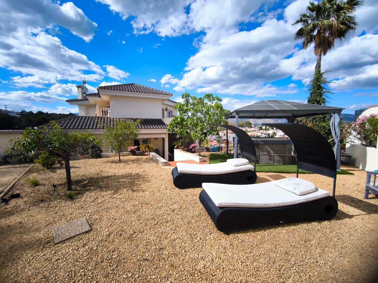 4 bedroom Villa for sale in Alfaz del Pi / L'Alfas del Pi with garage - € 600,000 (Ref: 9833264)