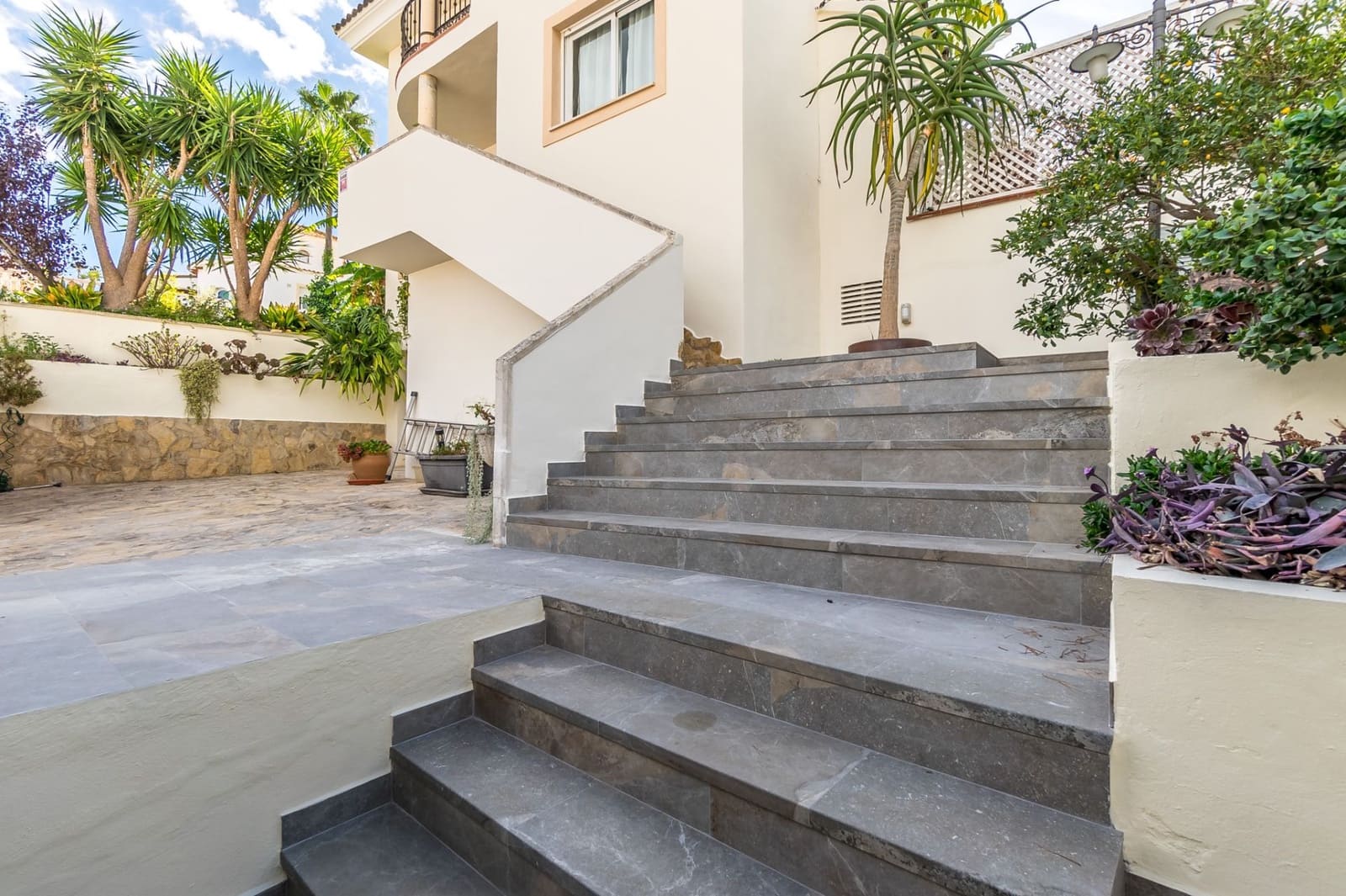 4 Zimmer Villa zu verkaufen in Alfaz del Pi / L'Alfas del Pi mit Garage - 600.000 € (Ref: 9833264)