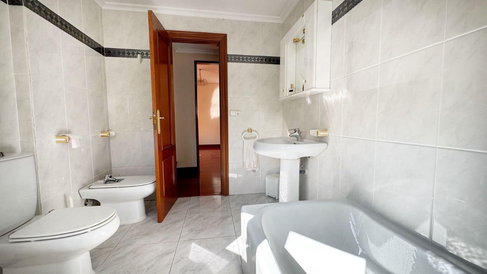 4 soveværelse Villa til salg i Albir med swimmingpool garage - € 425.000 (Ref: 9835022)