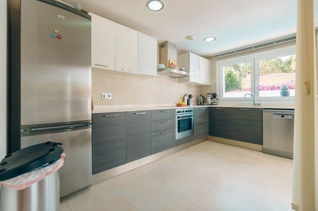 4 soveværelse Villa til salg i Albir, Alfaz del Pi / L'Alfàs del Pi med swimmingpool garage - € 795.000 (Ref: 9838896)