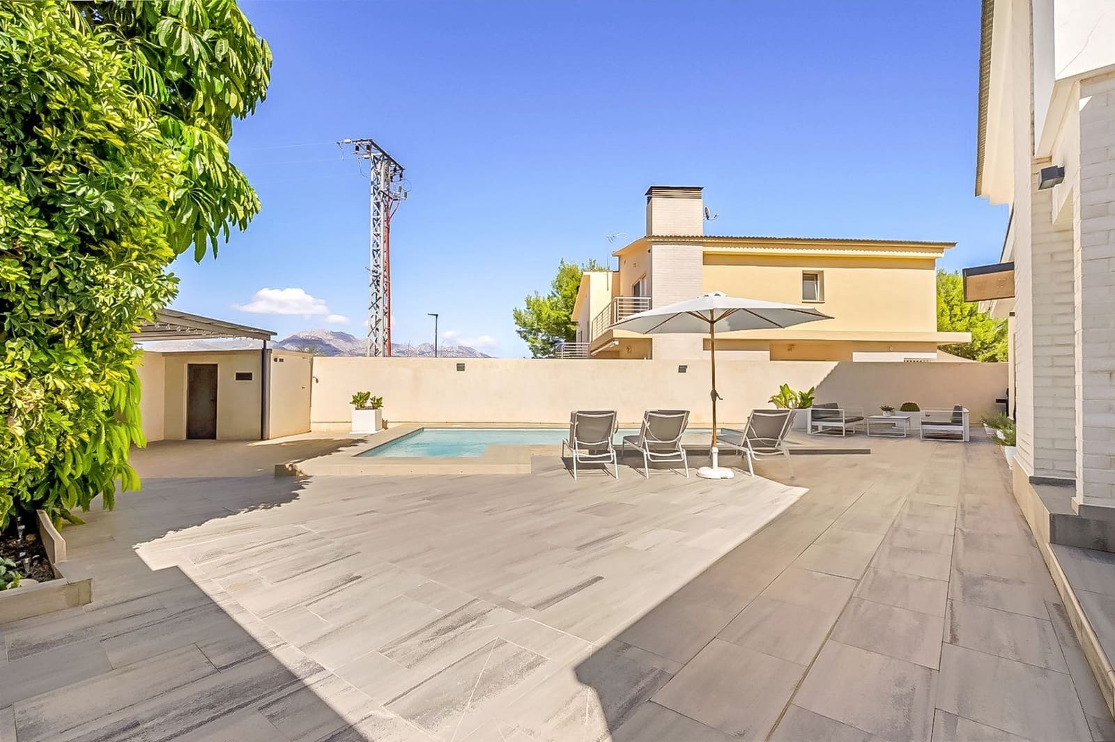 3 soverom Villa til salgs i Alfaz del Pi / L'Alfas del Pi med svømmebasseng garasje - € 585 000 (Ref: 9842128)