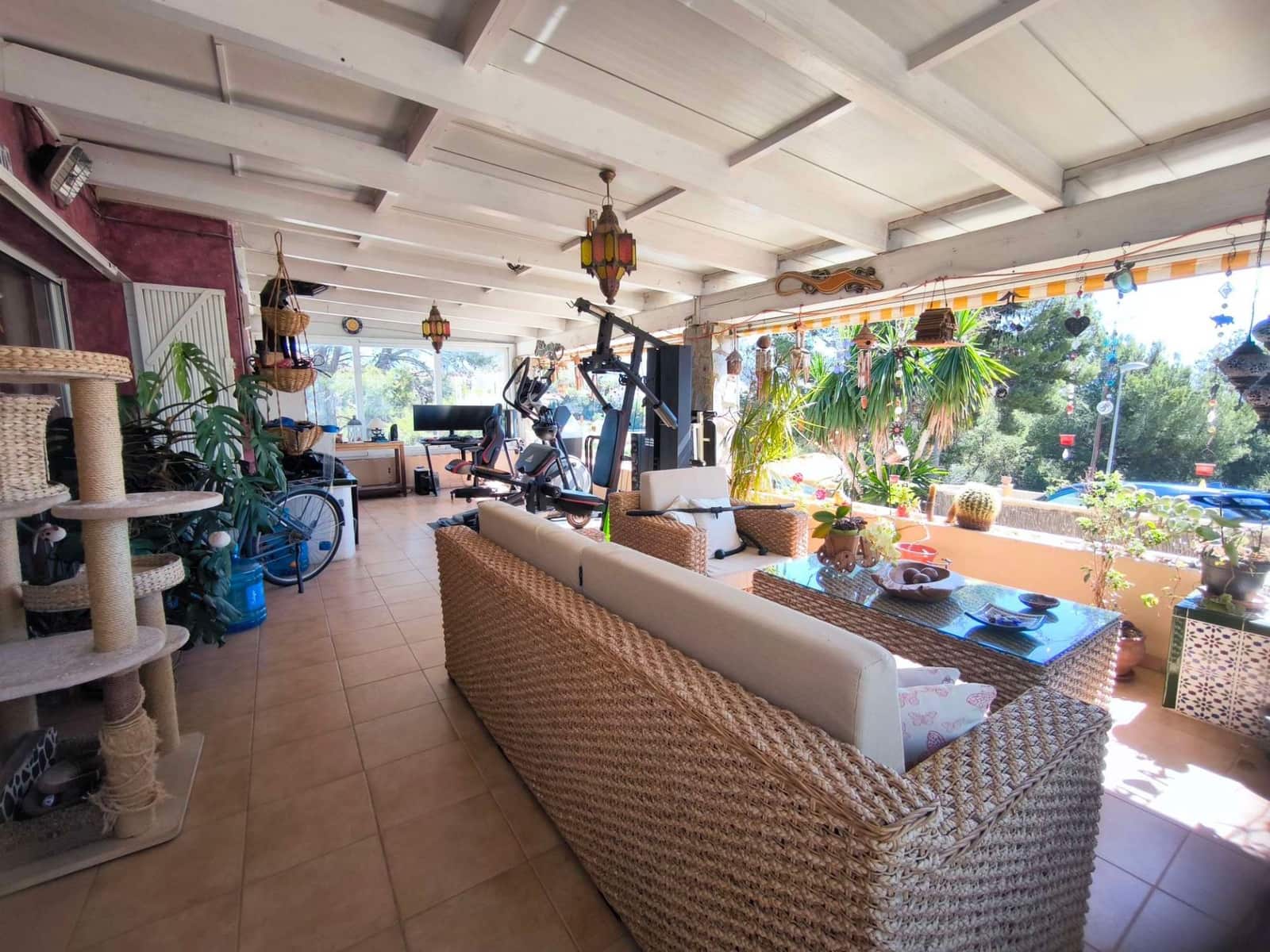 4 slaapkamer Villa te koop in La Nucia met zwembad - € 475.000 (Ref: 9854926)
