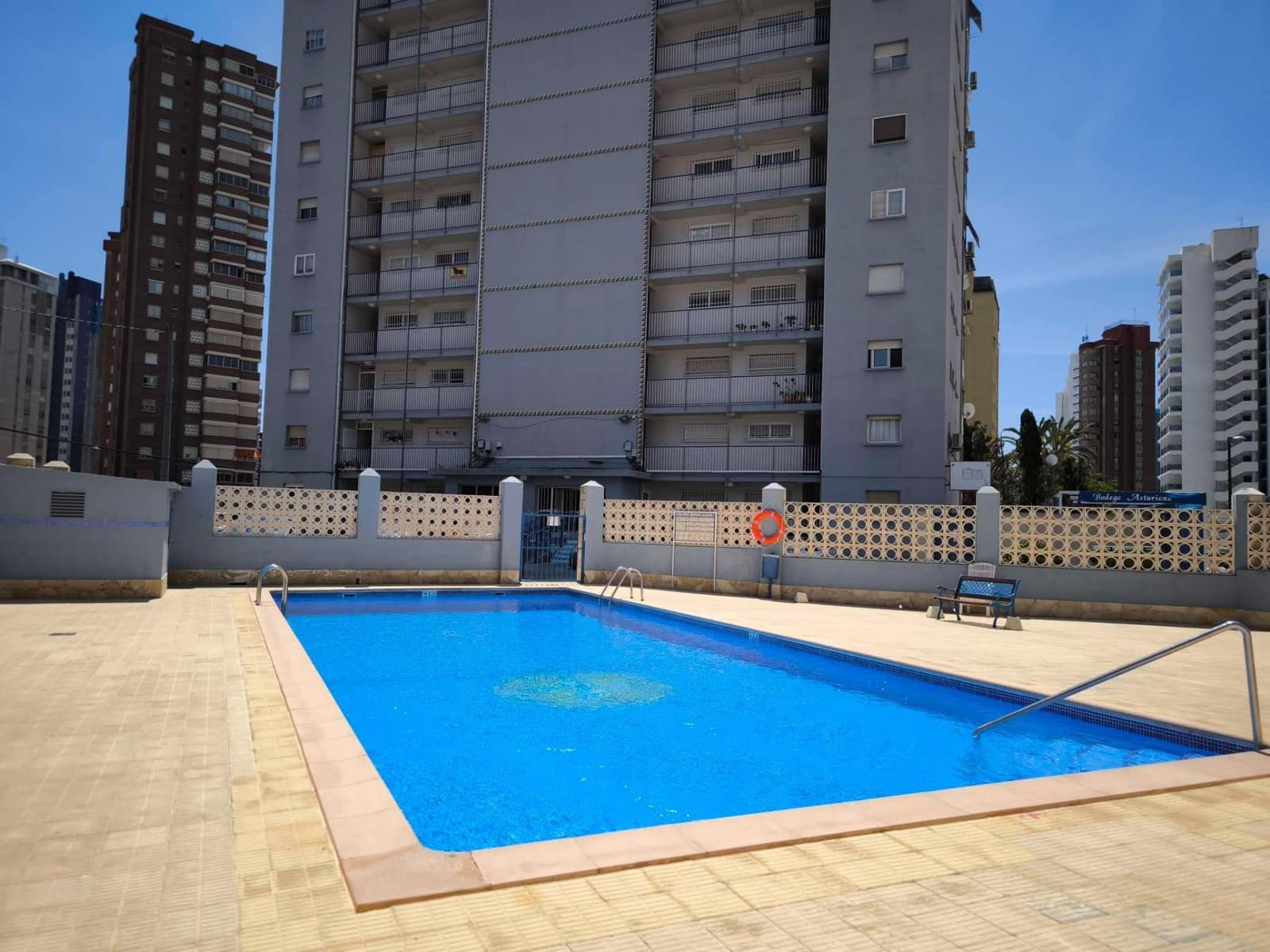 Studio te koop in Benidorm met zwembad garage - € 135.000 (Ref: 9866474)