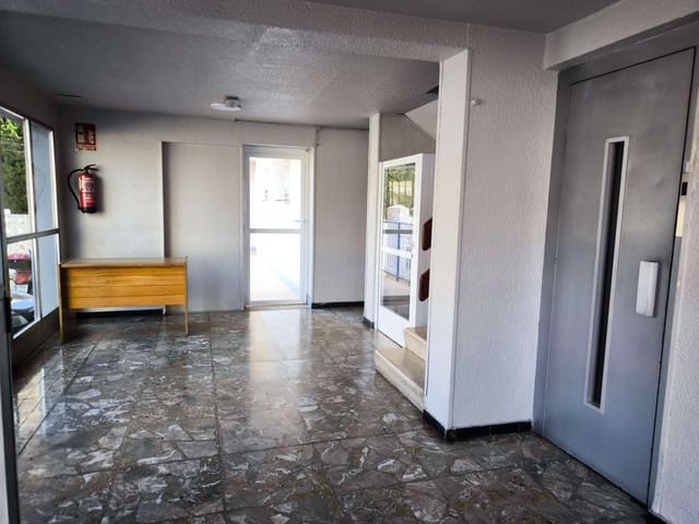 Studio te koop in Benidorm met zwembad garage - € 135.000 (Ref: 9866474)