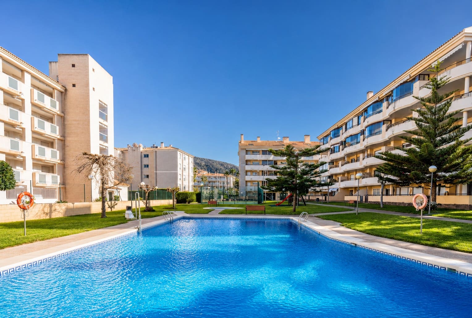 Ático de 2 habitaciones en Albir en venta con piscina garaje - 395.000 € (Ref: 9915216)