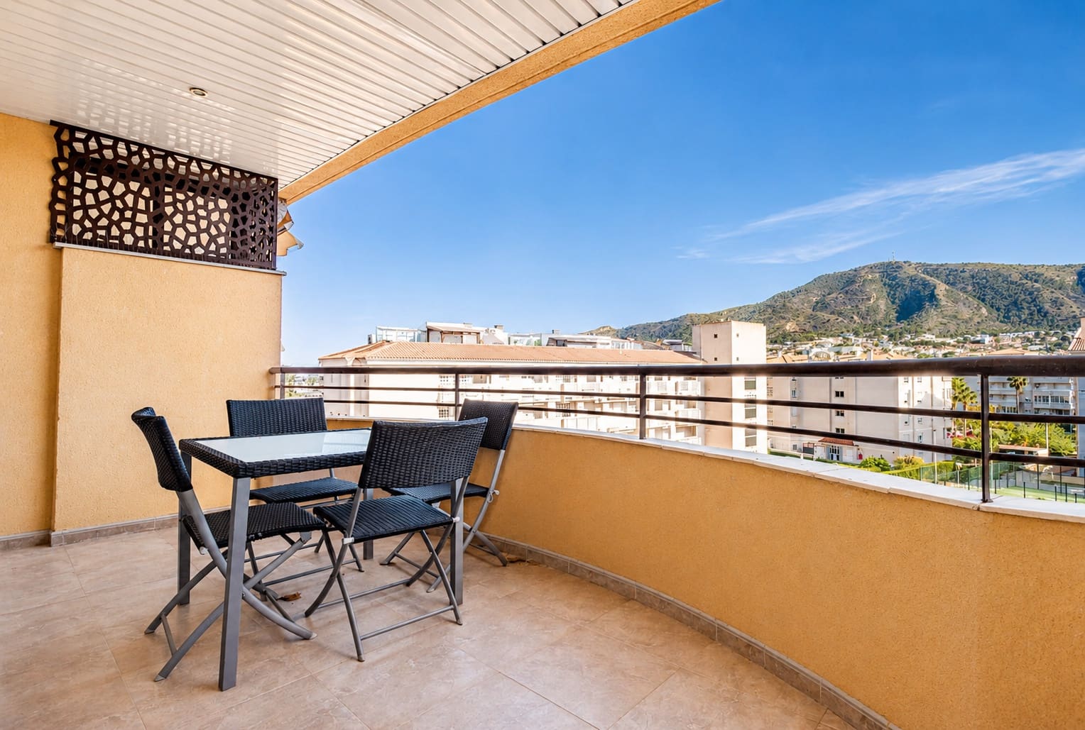 Ático de 2 habitaciones en Albir en venta con piscina garaje - 395.000 € (Ref: 9915216)