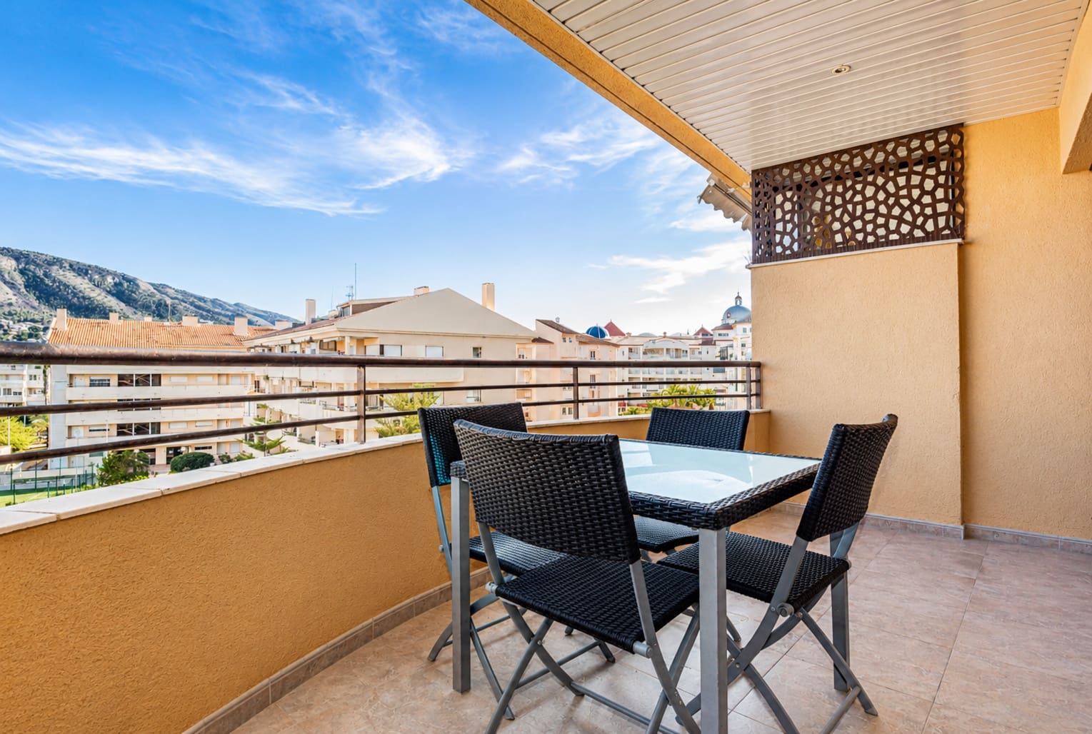 Ático de 2 habitaciones en Albir en venta con piscina garaje - 395.000 € (Ref: 9915216)