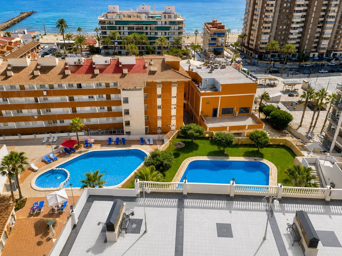 2 bedroom Apartment for sale in El Campello with pool garage - € 410,000 (Ref: 9928727)