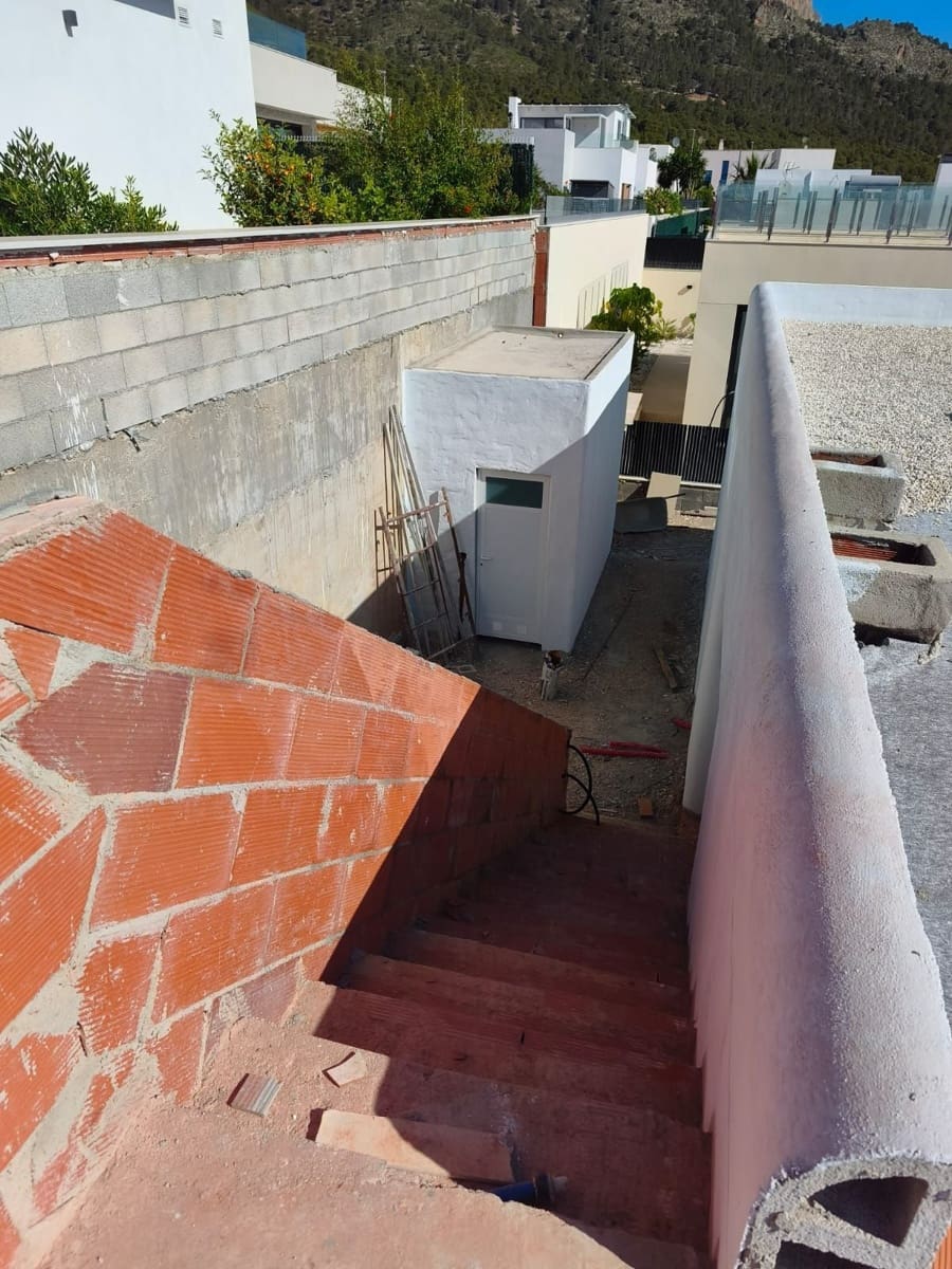 Chalet de 3 habitaciones en Polop en venta con piscina garaje - 763.000 € (Ref: 9931219)