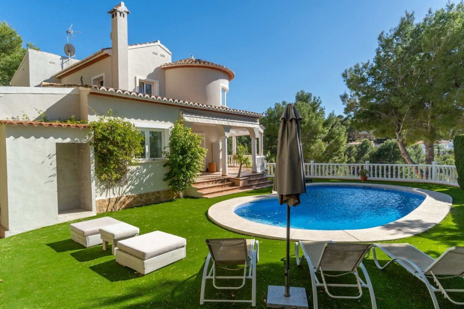 4 quarto Moradia para venda em Altea com piscina garagem - 990 000 € (Ref: 9935512)