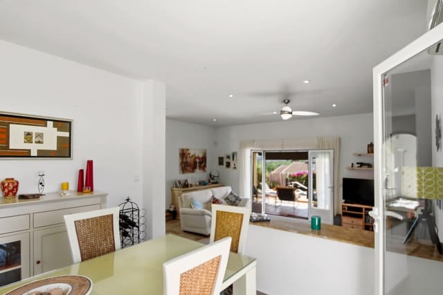 3 soveværelse Villa til salg i Benitachell / Benitatxell med swimmingpool - € 625.000 (Ref: 10003791)