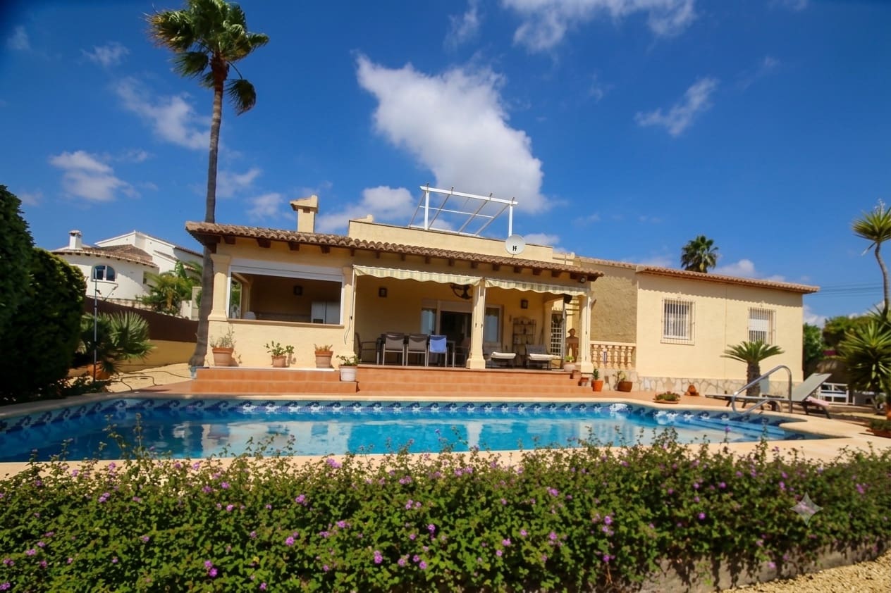 3 soveværelse Villa til salg i Benitachell / Benitatxell med swimmingpool - € 625.000 (Ref: 10003791)