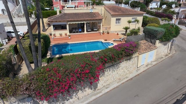 3 soveværelse Villa til salg i Benitachell / Benitatxell med swimmingpool - € 625.000 (Ref: 10003791)
