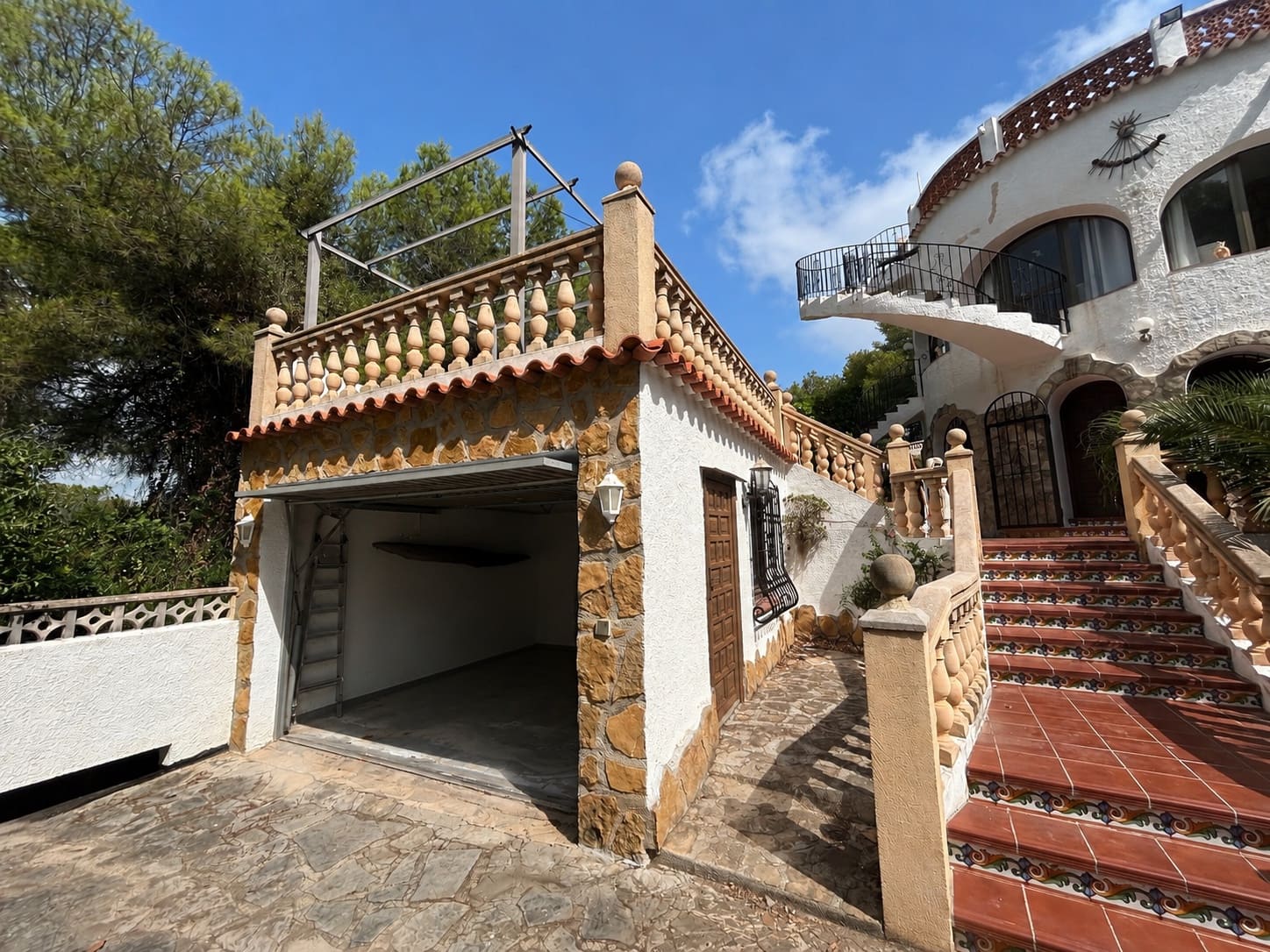 3 soveværelse Villa til salg i Javea / Xabia med swimmingpool - € 695.000 (Ref: 10008868)