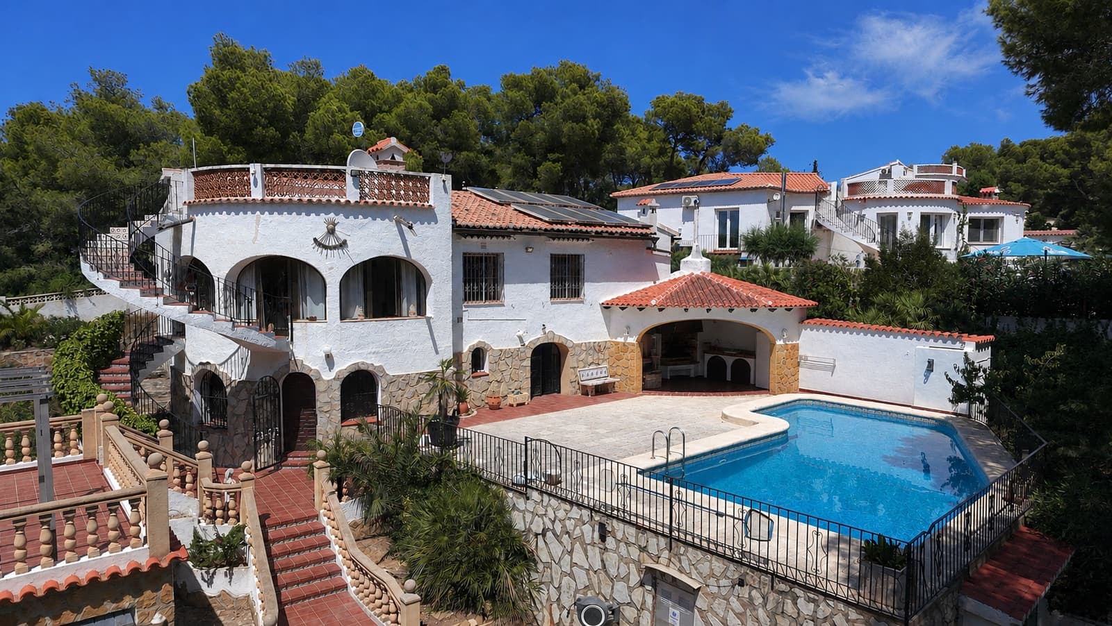 3 soveværelse Villa til salg i Javea / Xabia med swimmingpool - € 695.000 (Ref: 10008868)