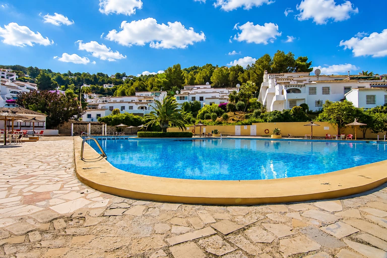 1 bedroom Apartment for sale in Moraira with pool - € 199,995 (Ref: 10008869)
