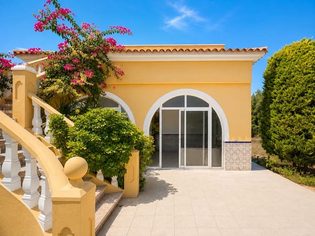 4 bedroom Finca/Country House for sale in Oliva Pueblo, Oliva with pool - € 315,000 (Ref: 10022230)