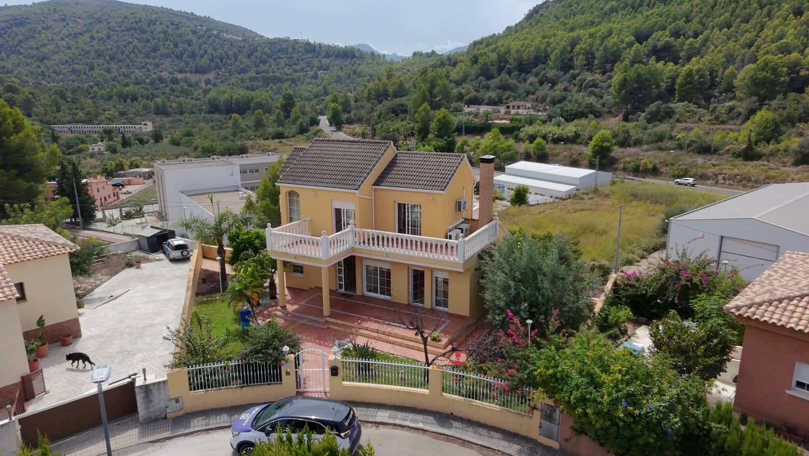 5 soverom Villa til salgs i Orba med svømmebasseng - € 650 000 (Ref: 10031735)