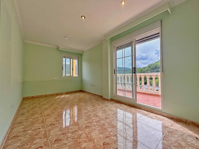 5 soverom Villa til salgs i Orba med svømmebasseng - € 650 000 (Ref: 10031735)