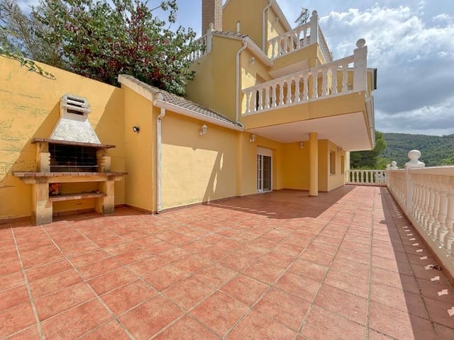 5 soverom Villa til salgs i Orba med svømmebasseng - € 650 000 (Ref: 10031735)
