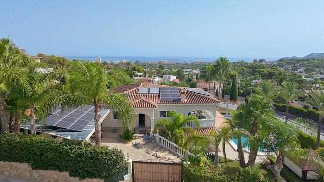 4 quarto Moradia para venda em Centro ciudad, Javea / Xàbia com piscina - 995 000 € (Ref: 10033661)