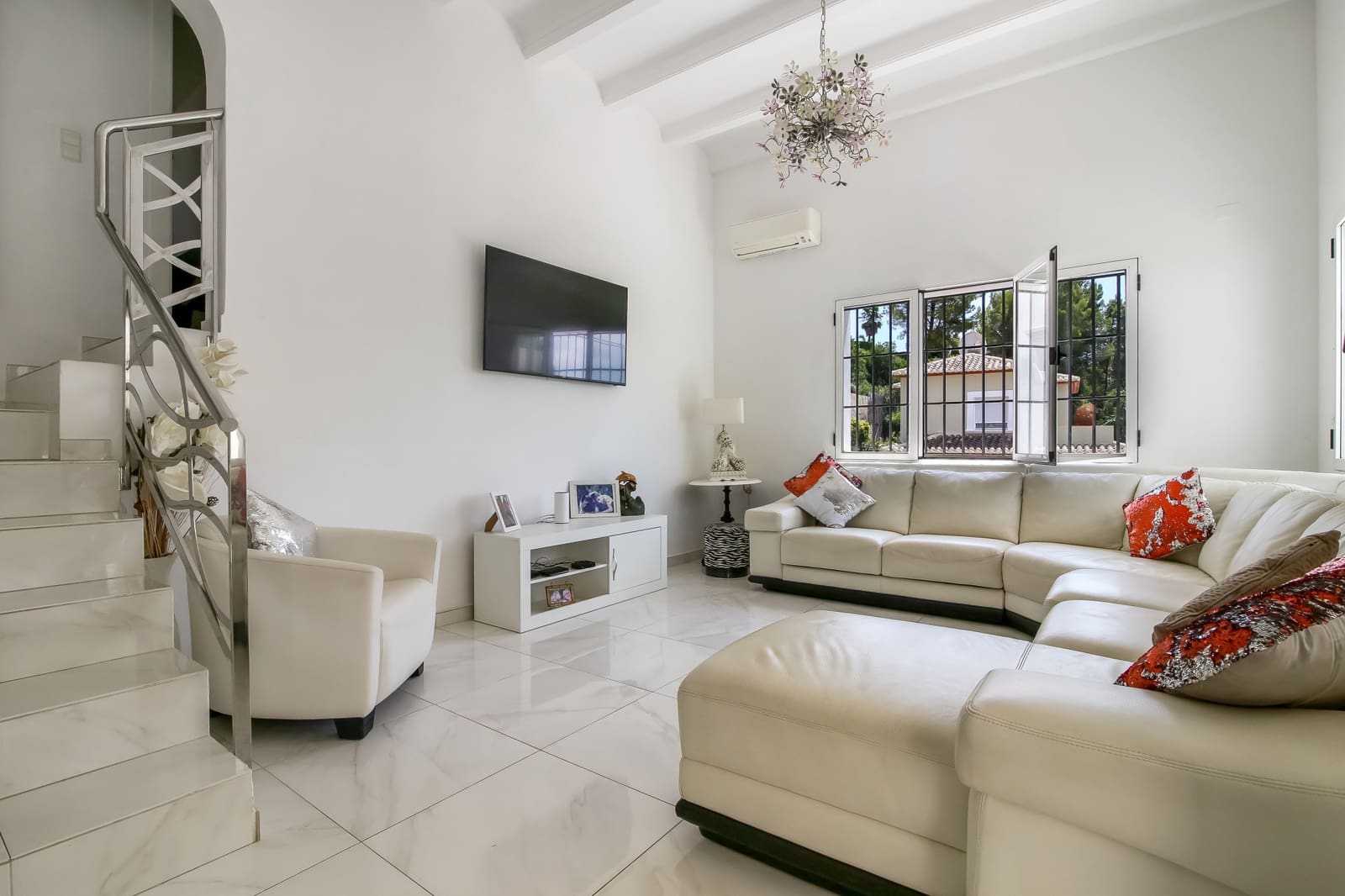 3 chambre Villa/Maison à vendre à Javea / Xabia avec piscine - 1 125 000 € (Ref: 10037178)