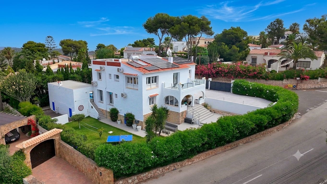 6 sovrum Villa till salu i Javea / Xabia med pool - 1 495 000 € (Ref: 10037179)