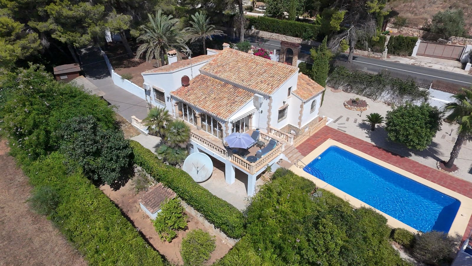 4 bedroom Villa for sale in Javea / Xabia with pool - € 750,000 (Ref: 10048963)