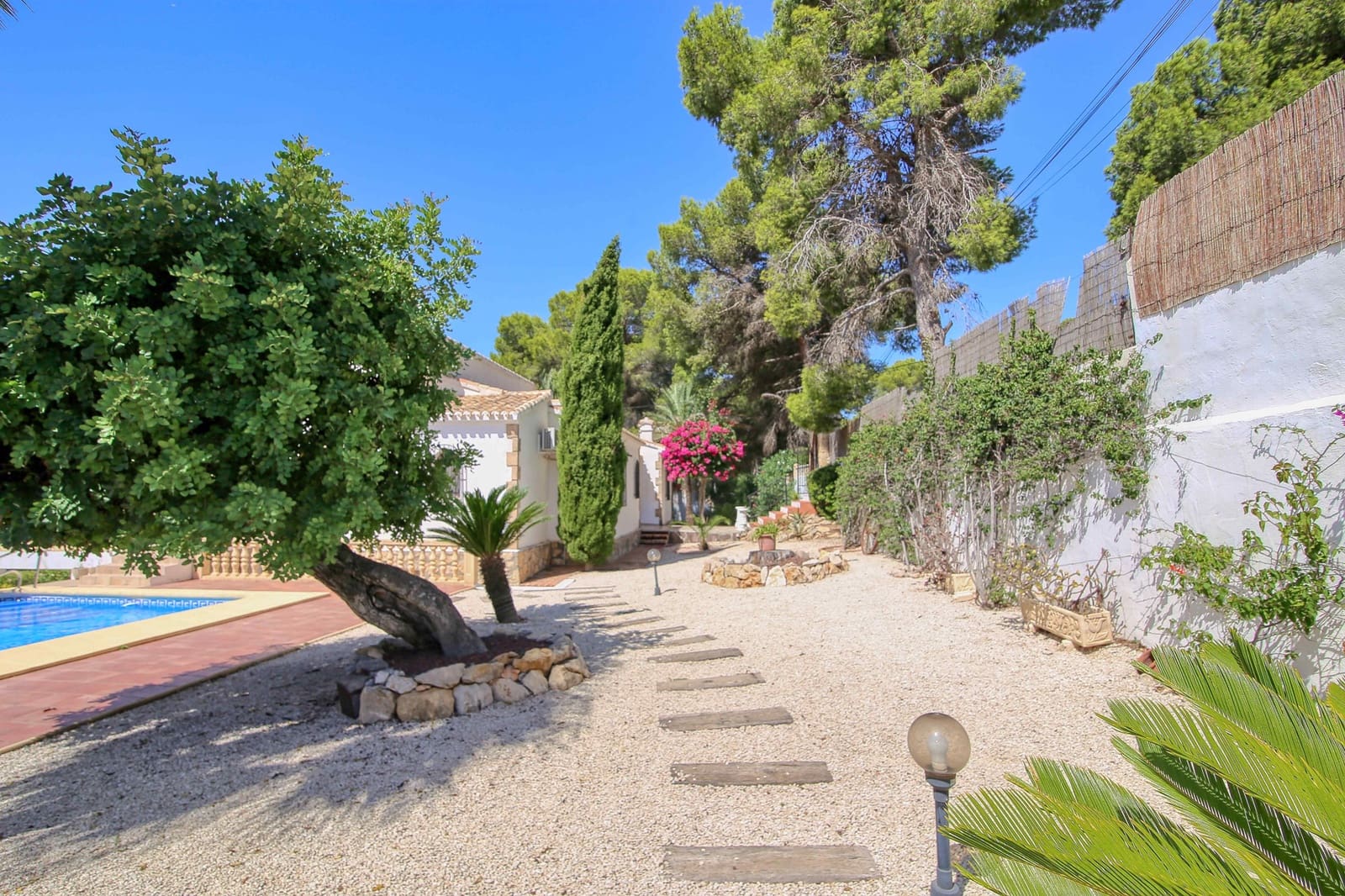 4 bedroom Villa for sale in Javea / Xabia with pool - € 750,000 (Ref: 10048963)