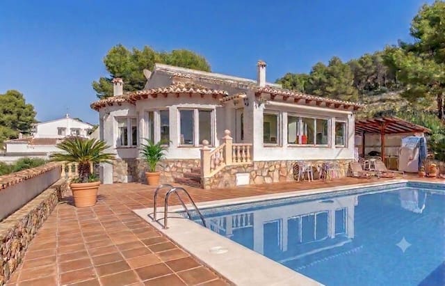4 chambre Villa/Maison à vendre à Casco Urbano, Teulada-Moraira avec piscine - 750 000 € (Ref: 10054946)