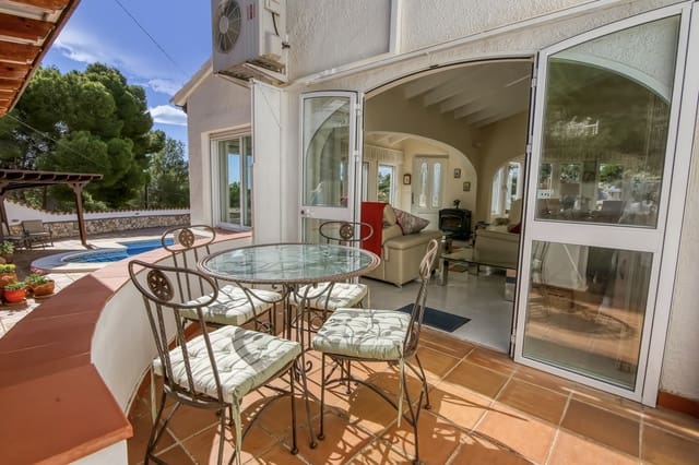 4 chambre Villa/Maison à vendre à Casco Urbano, Teulada-Moraira avec piscine - 750 000 € (Ref: 10054946)