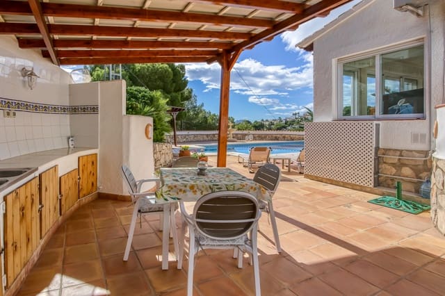 4 chambre Villa/Maison à vendre à Casco Urbano, Teulada-Moraira avec piscine - 750 000 € (Ref: 10054946)